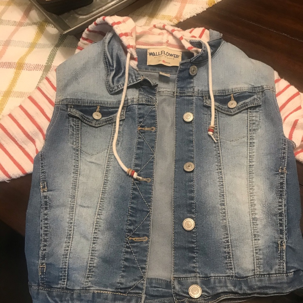 Waist high demin jacket